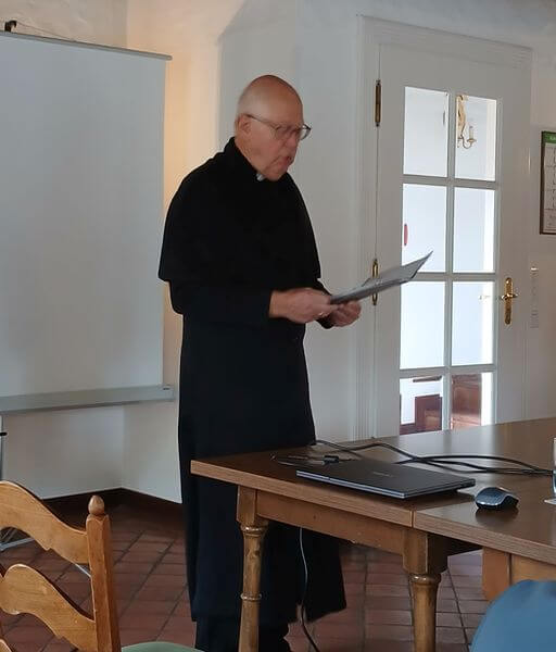 Radtour nach Dülmen, Vortrag des "Pastors" beim Heimatverein Appelhülsen über die Jugend von heute